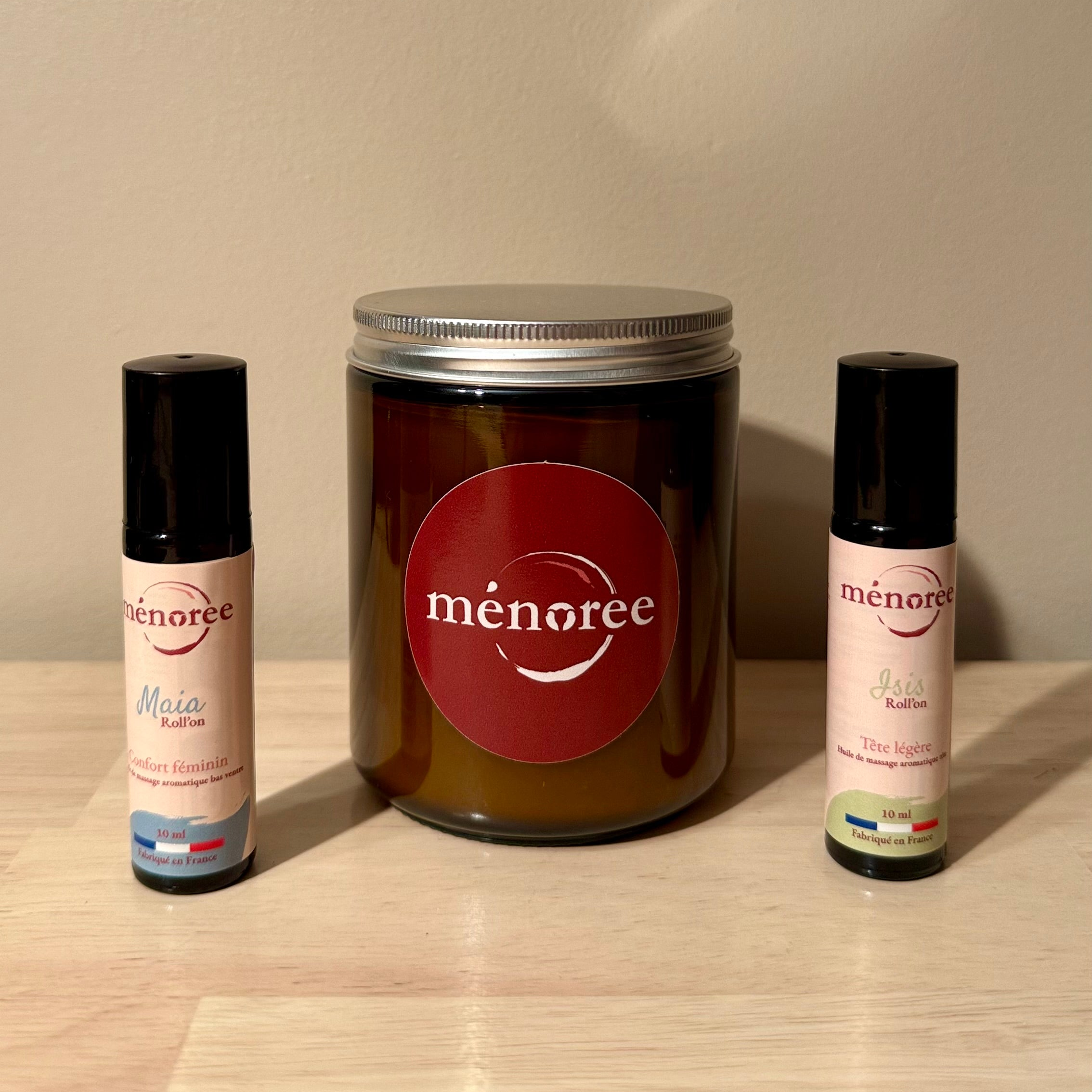 Bougie Ménorée avec les roll'ons de part et d'autre