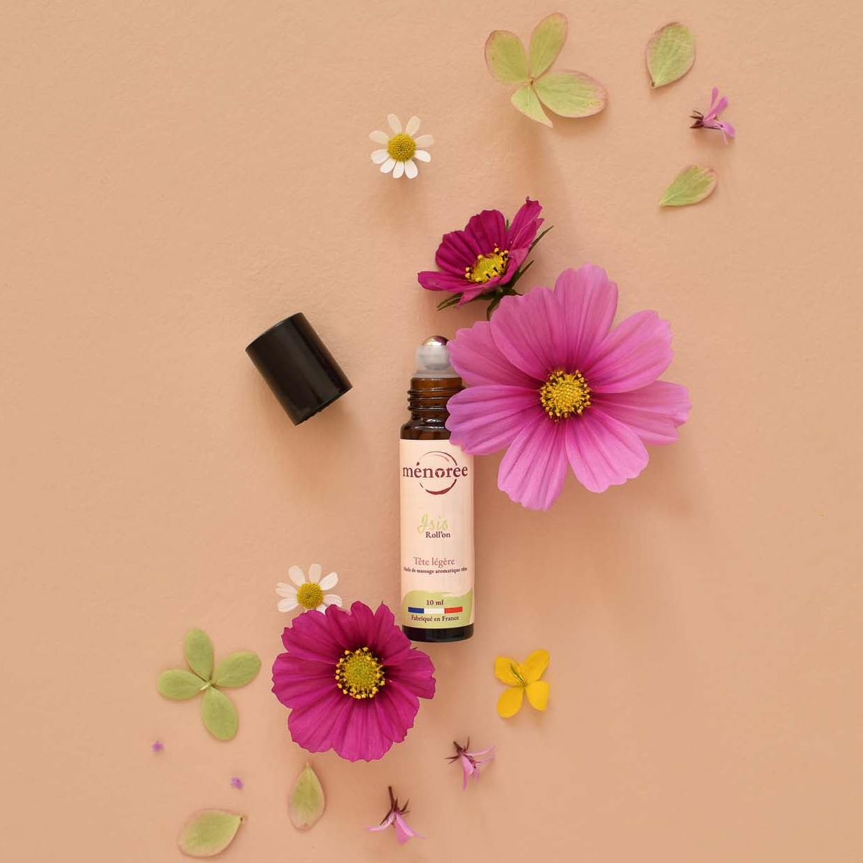 Roll on Isis ouvert entouré de fleurs roses