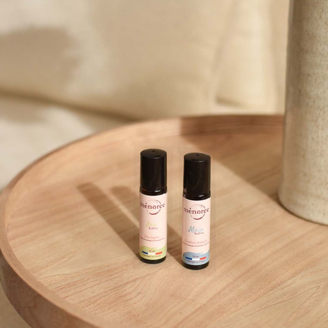 Roll on Maia et Isis sur une table